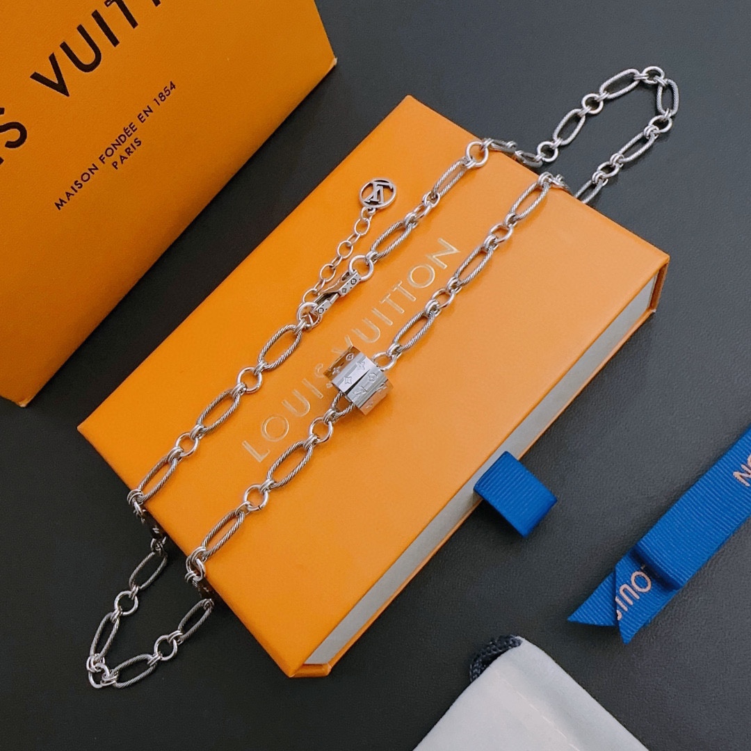 Louis Vuitton Necklaces